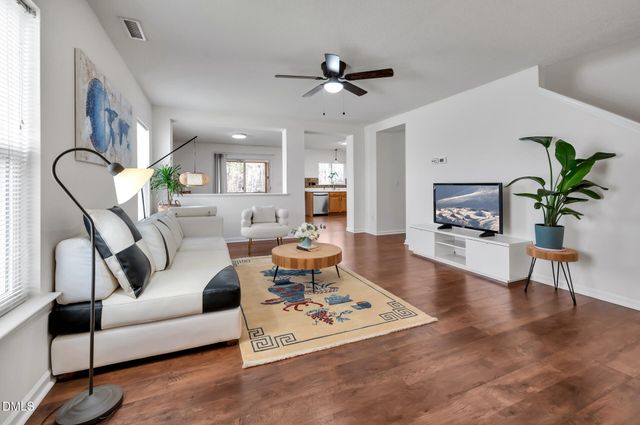 2022 Remington Oaks Circle, Cary, NC 27519