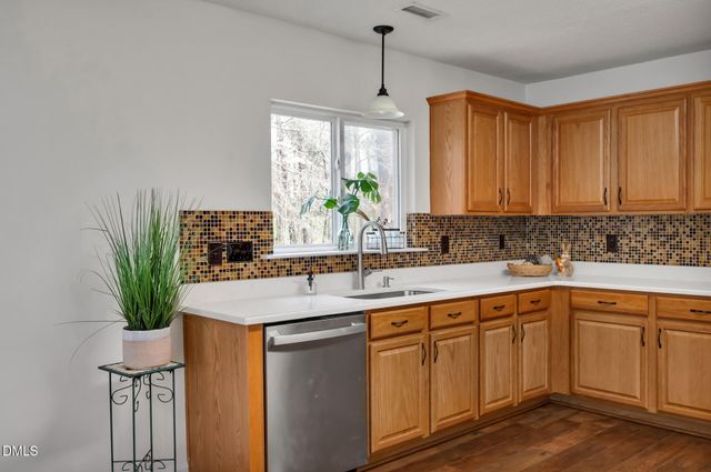 2022 Remington Oaks Circle, Cary, NC 27519