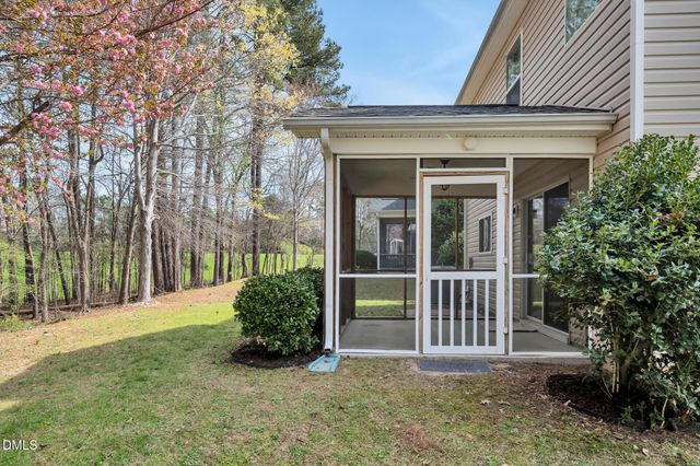 2022 Remington Oaks Circle, Cary, NC 27519