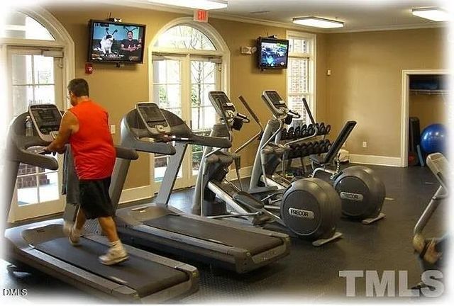 2022 Remington Oaks Circle, Cary, NC 27519