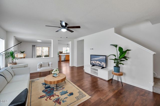 2022 Remington Oaks Circle, Cary, NC 27519