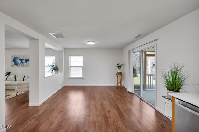 2022 Remington Oaks Circle, Cary, NC 27519