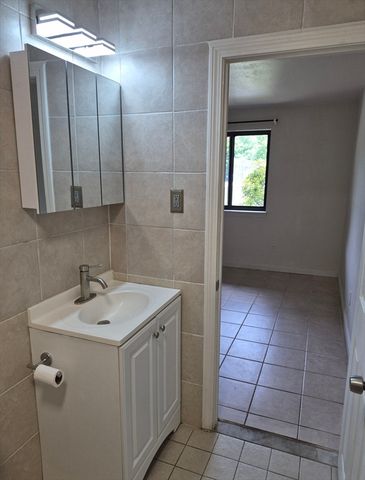 15 Arizona Terrace 1, Arlington, MA 02474