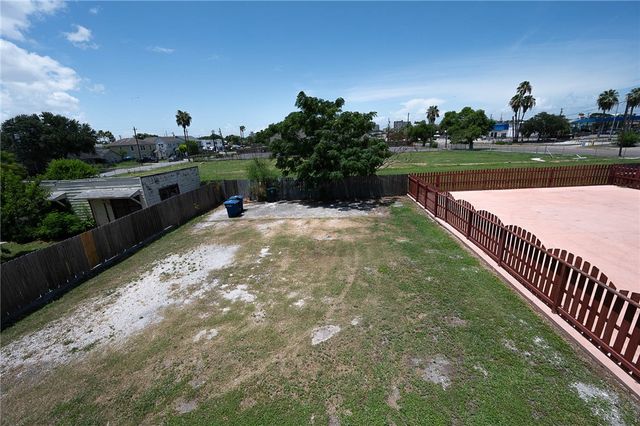 724 Elizabeth St, Corpus Christi, TX 78404