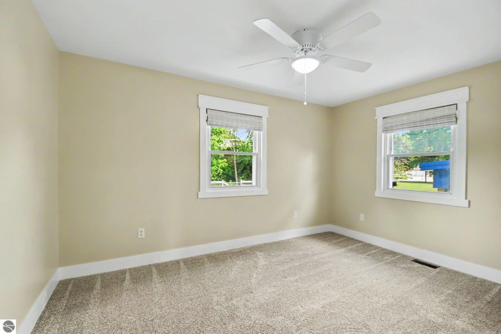 Image 19 of property listing at 8197 S Federal Road, Shepherd, MI 48883