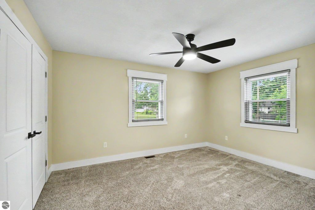 Image 20 of property listing at 8197 S Federal Road, Shepherd, MI 48883
