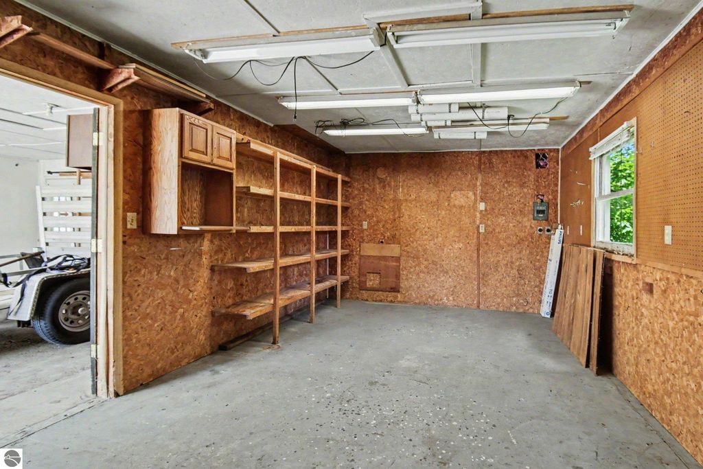 Image 31 of property listing at 8197 S Federal Road, Shepherd, MI 48883