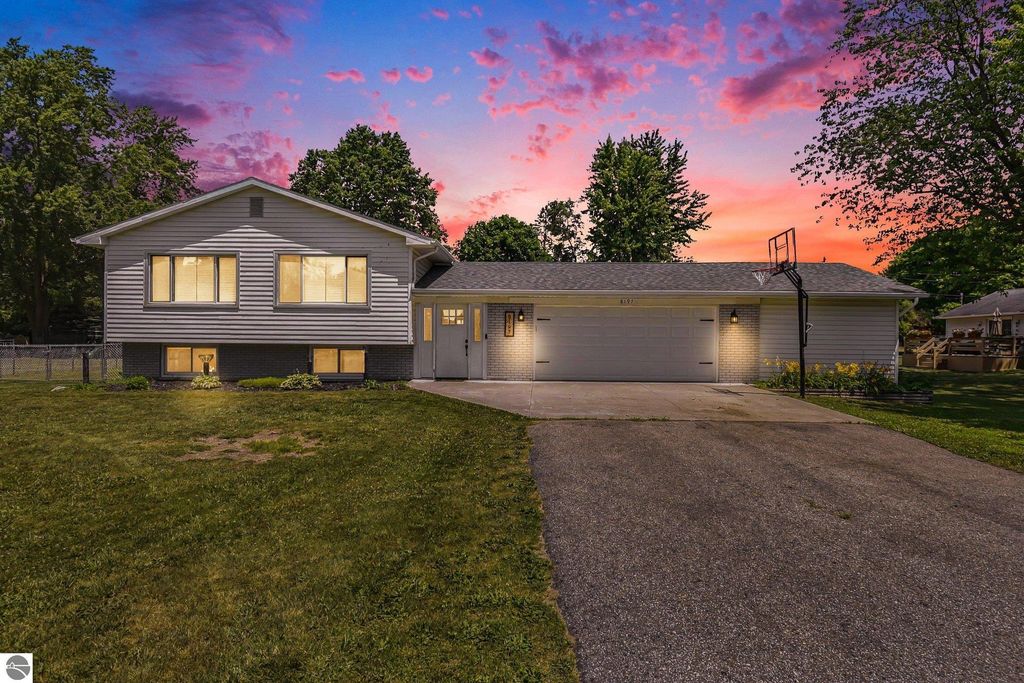 Image 51 of property listing at 8197 S Federal Road, Shepherd, MI 48883