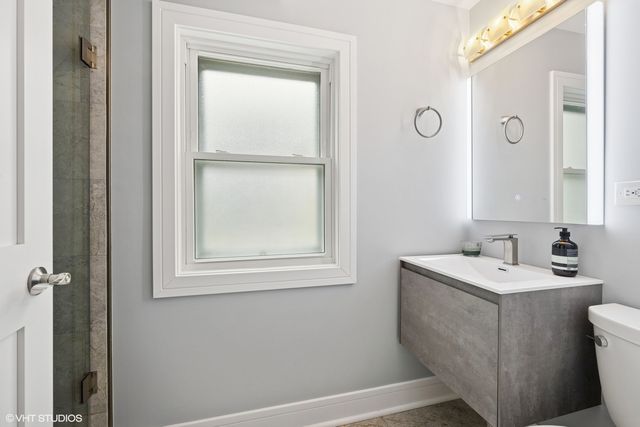 1181 Sherwood Road, Highland Park, IL 60035