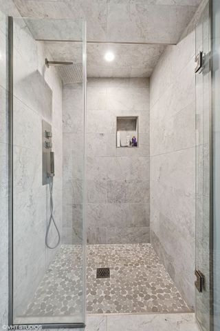 1181 Sherwood Road, Highland Park, IL 60035