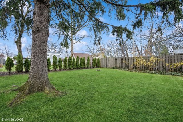 1181 Sherwood Road, Highland Park, IL 60035