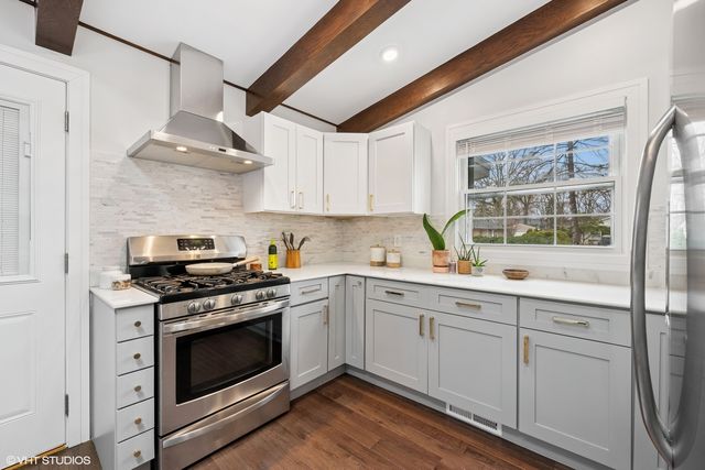 1181 Sherwood Road, Highland Park, IL 60035