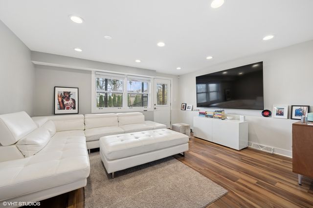 1181 Sherwood Road, Highland Park, IL 60035