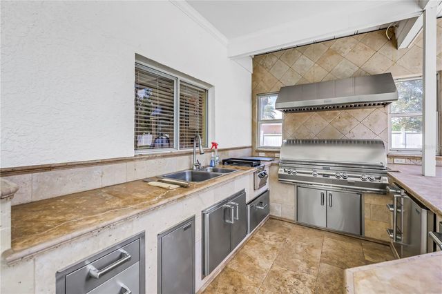 10127 VISTA POINTE DRIVE, Tampa, FL 33635