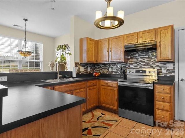 8212 Weeping Fig Lane, Charlotte, NC 28215