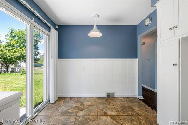 36365 Briarcliff Road, Sterling Heights, MI 48312
