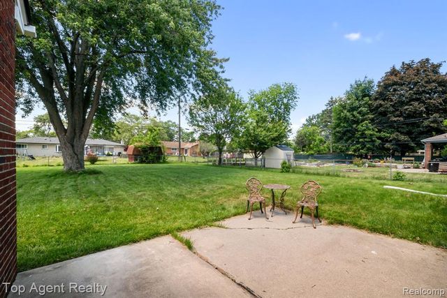 36365 Briarcliff Road, Sterling Heights, MI 48312