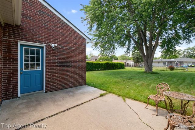 36365 Briarcliff Road, Sterling Heights, MI 48312