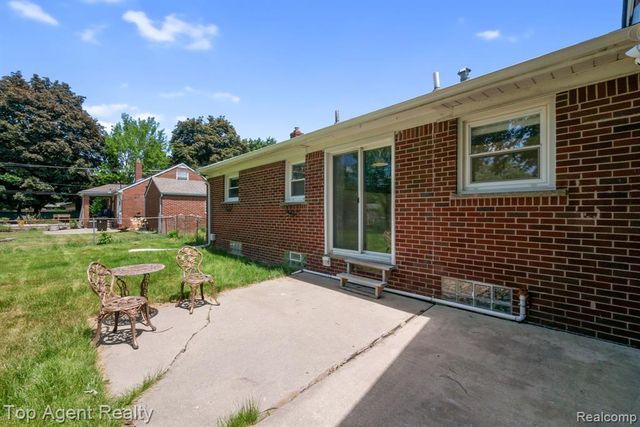 36365 Briarcliff Road, Sterling Heights, MI 48312