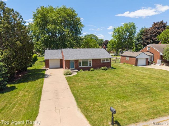36365 Briarcliff Road, Sterling Heights, MI 48312