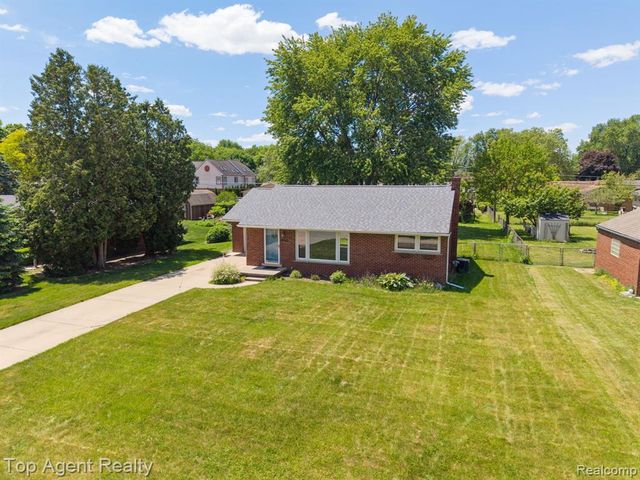 36365 Briarcliff Road, Sterling Heights, MI 48312