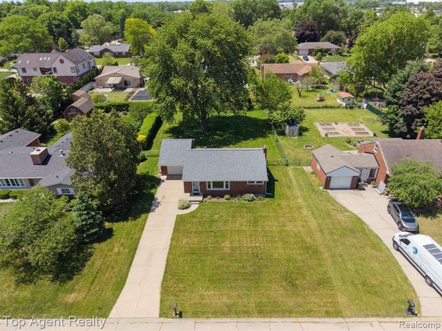 36365 Briarcliff Road, Sterling Heights, MI 48312