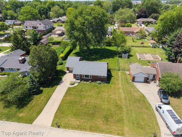 36365 Briarcliff Road, Sterling Heights, MI 48312