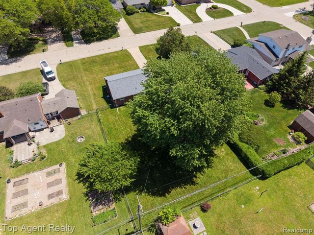 36365 Briarcliff Road, Sterling Heights, MI 48312