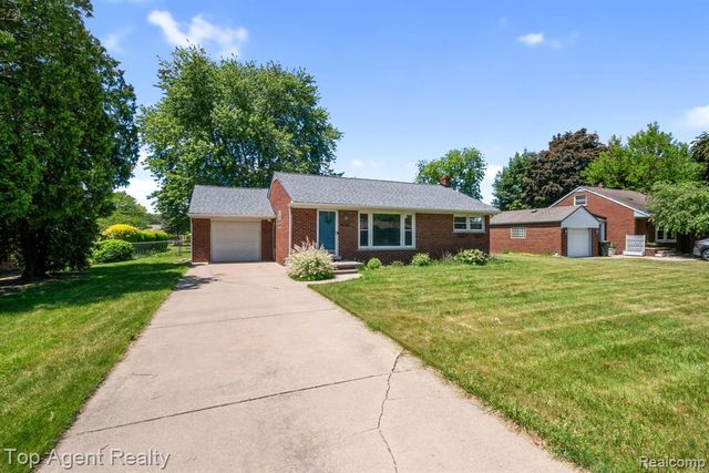 36365 Briarcliff Road, Sterling Heights, MI 48312