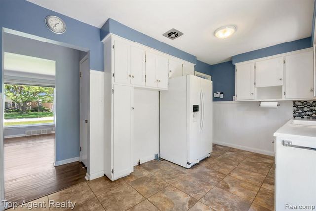 36365 Briarcliff Road, Sterling Heights, MI 48312