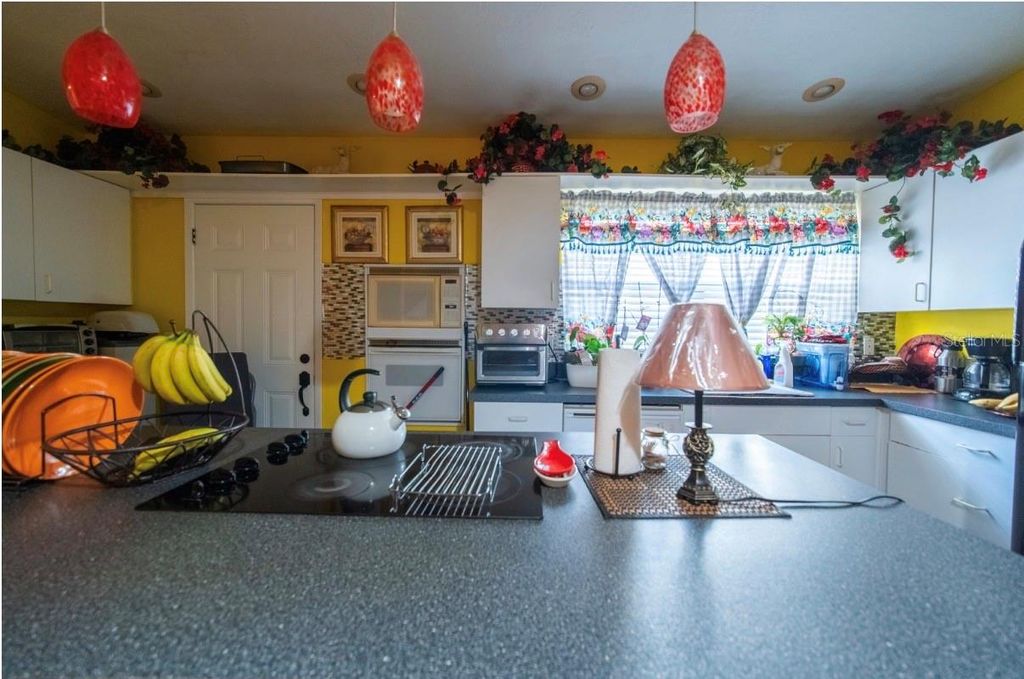 Image 9 of property listing at 6401 RAMIR ROAD, Orlando, FL 32810