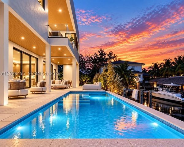 252 SW 14th Pl, Boca Raton, FL 33432