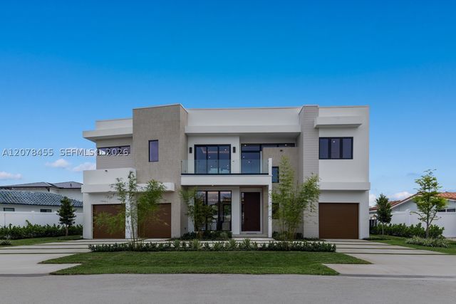 252 SW 14th Pl, Boca Raton, FL 33432