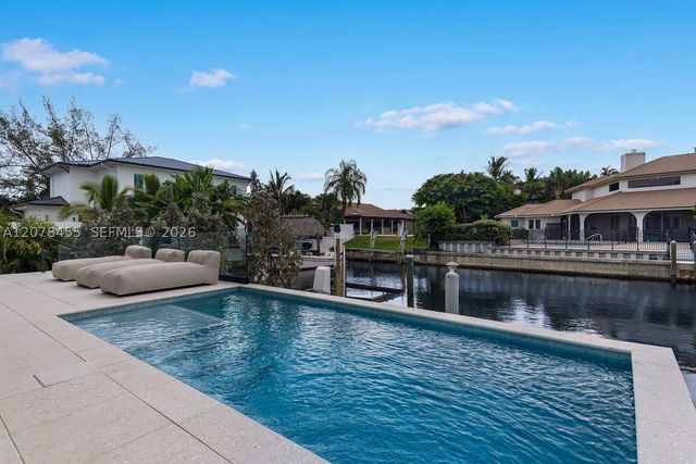 252 SW 14th Pl, Boca Raton, FL 33432