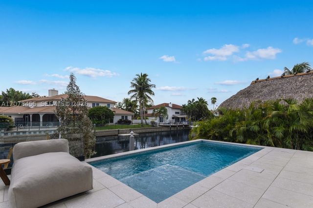252 SW 14th Pl, Boca Raton, FL 33432