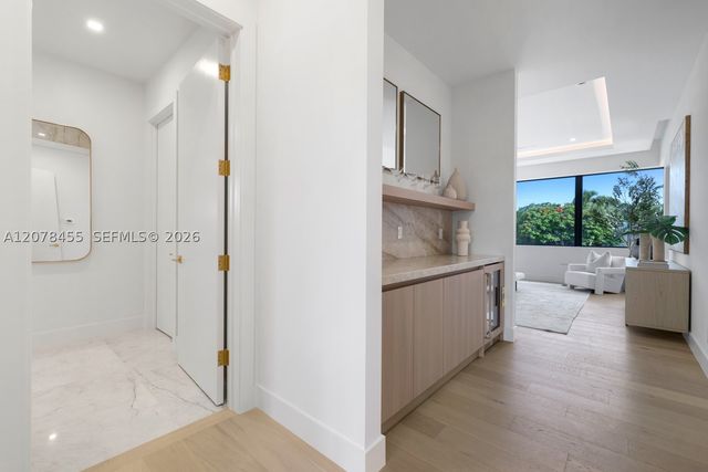252 SW 14th Pl, Boca Raton, FL 33432