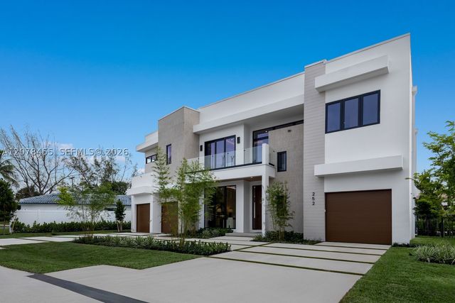 252 SW 14th Pl, Boca Raton, FL 33432