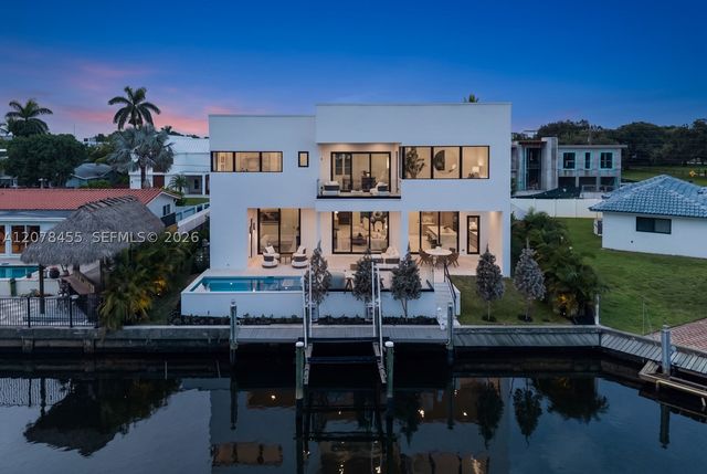 252 SW 14th Pl, Boca Raton, FL 33432