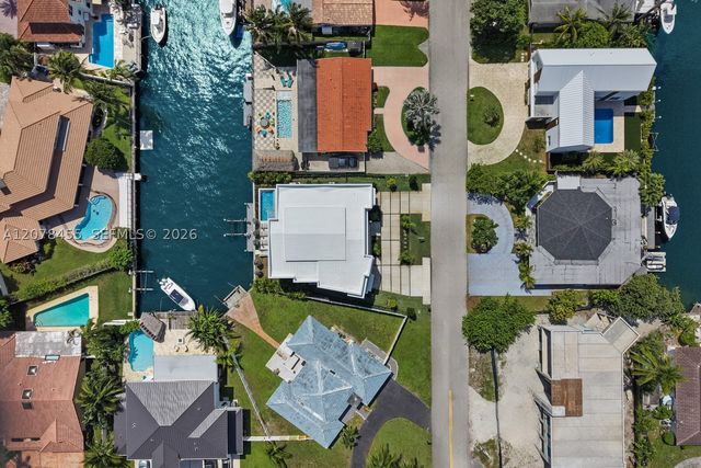 252 SW 14th Pl, Boca Raton, FL 33432