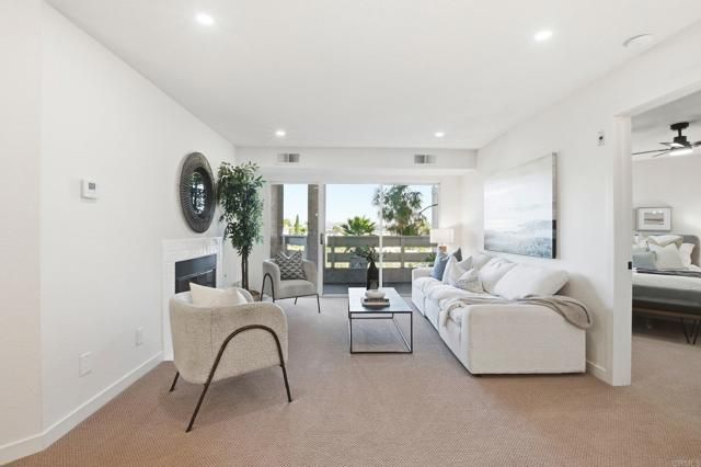 7187 Camino Degrazia 84, San Diego, CA 92111