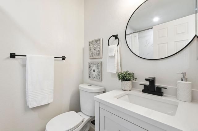 7187 Camino Degrazia 84, San Diego, CA 92111