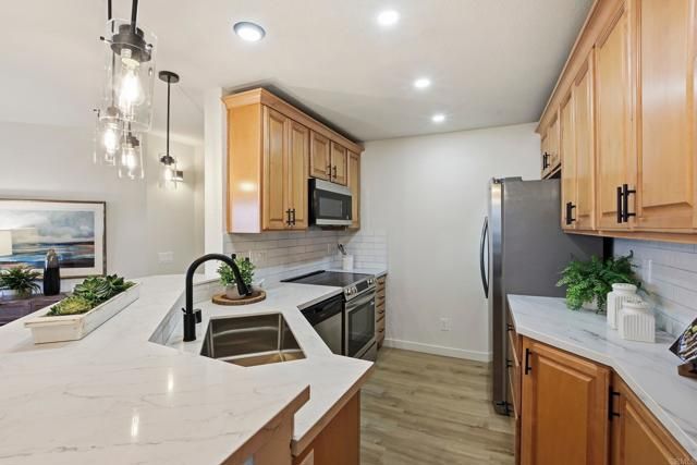 7187 Camino Degrazia 84, San Diego, CA 92111