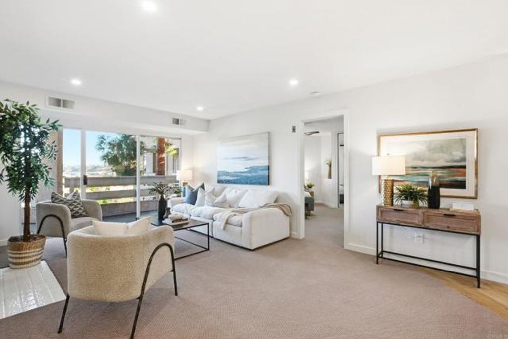 7187 Camino Degrazia 84, San Diego, CA 92111