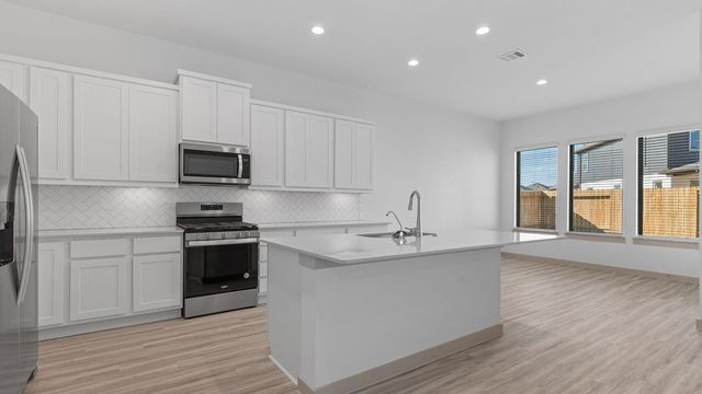 3331 Summercrisp Hollow Lane, Pearland, TX 77581