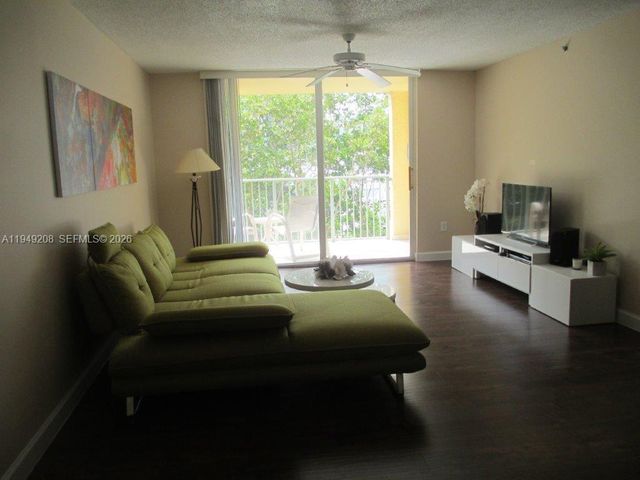 19901 E Country Club Dr 2202, Aventura, FL 33180