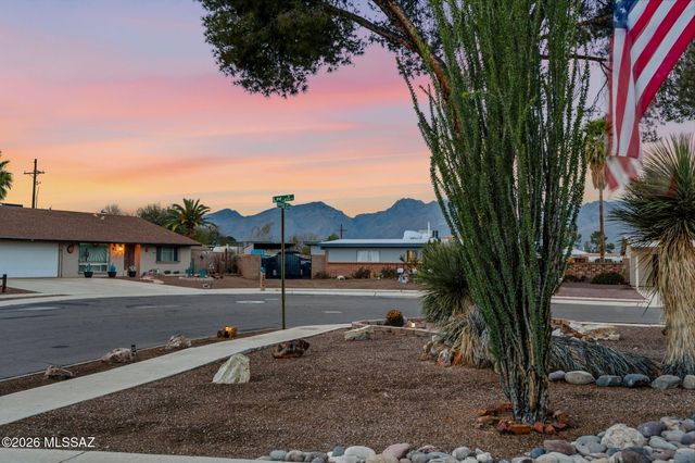 1502 N Dennis Avenue, Tucson, AZ 85715