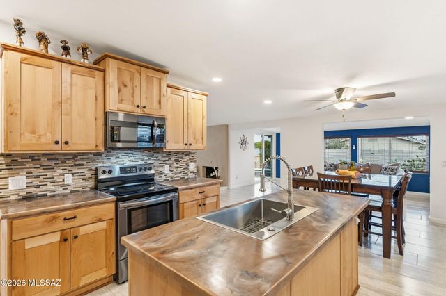 1502 N Dennis Avenue, Tucson, AZ 85715