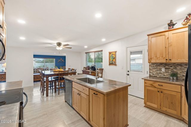 1502 N Dennis Avenue, Tucson, AZ 85715