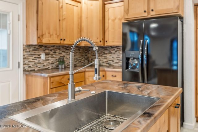 1502 N Dennis Avenue, Tucson, AZ 85715