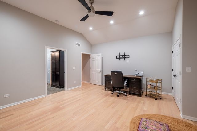 4527 Hatch Lane, Lisle, IL 60532